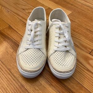 American Eagle white sneakers